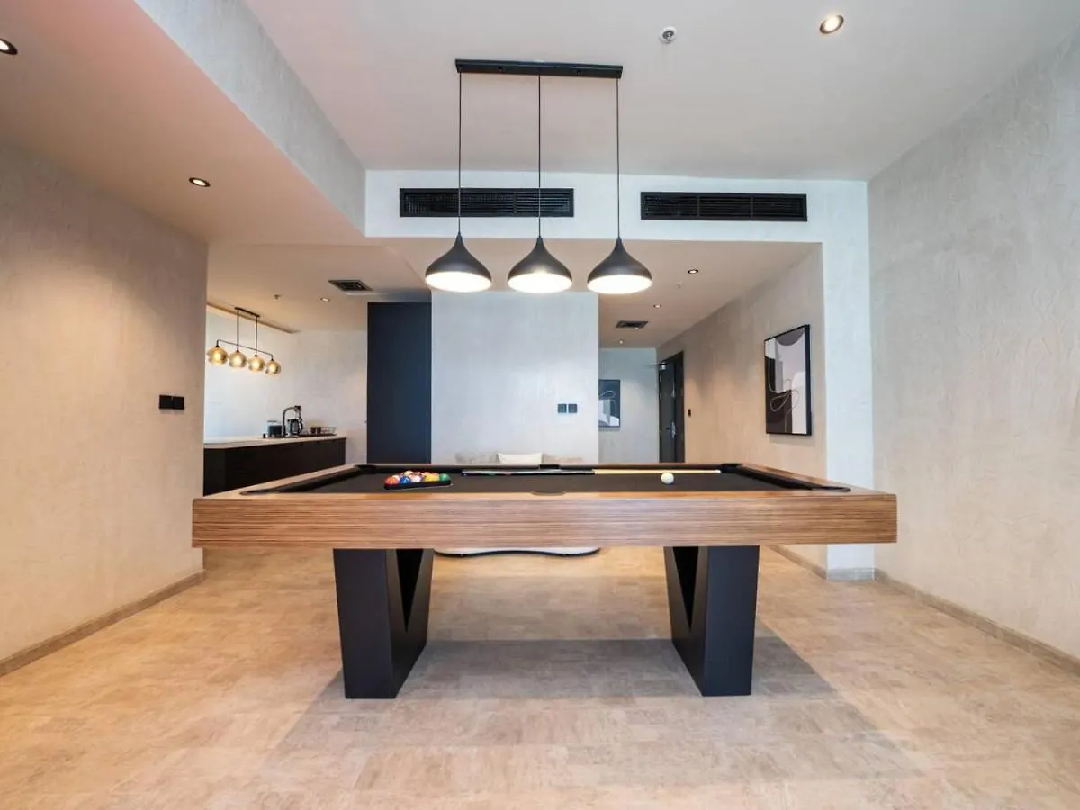 Upgraded Stylish Living With Private Steam Room Dubai Apartment