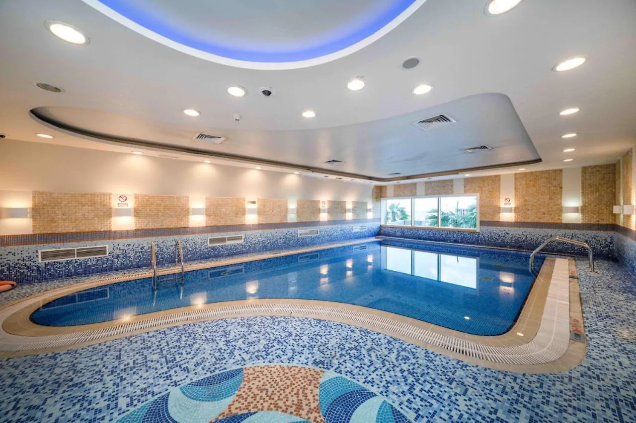 Upgraded Stylish Living With Private Steam Room Dubai