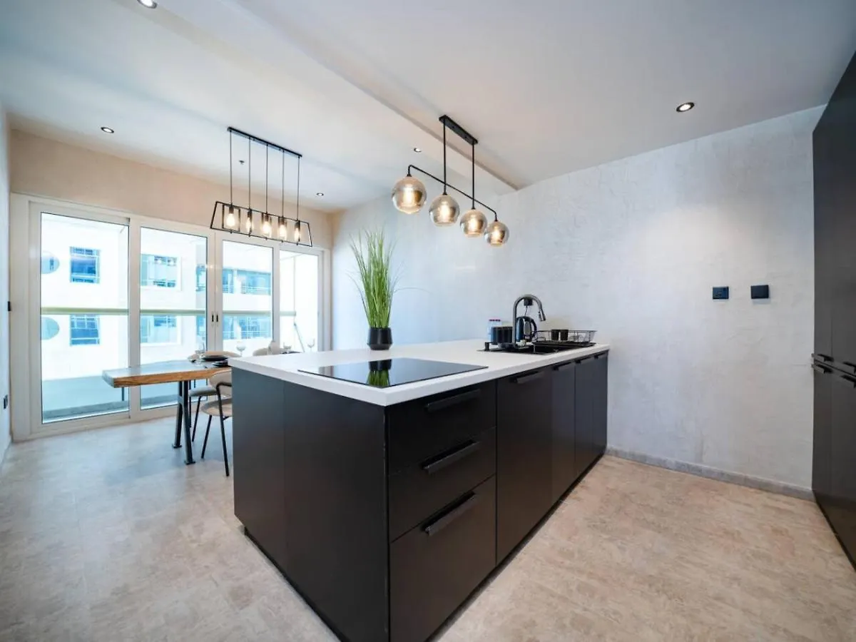 아파트 Upgraded Stylish Living With Private Steam Room 두바이