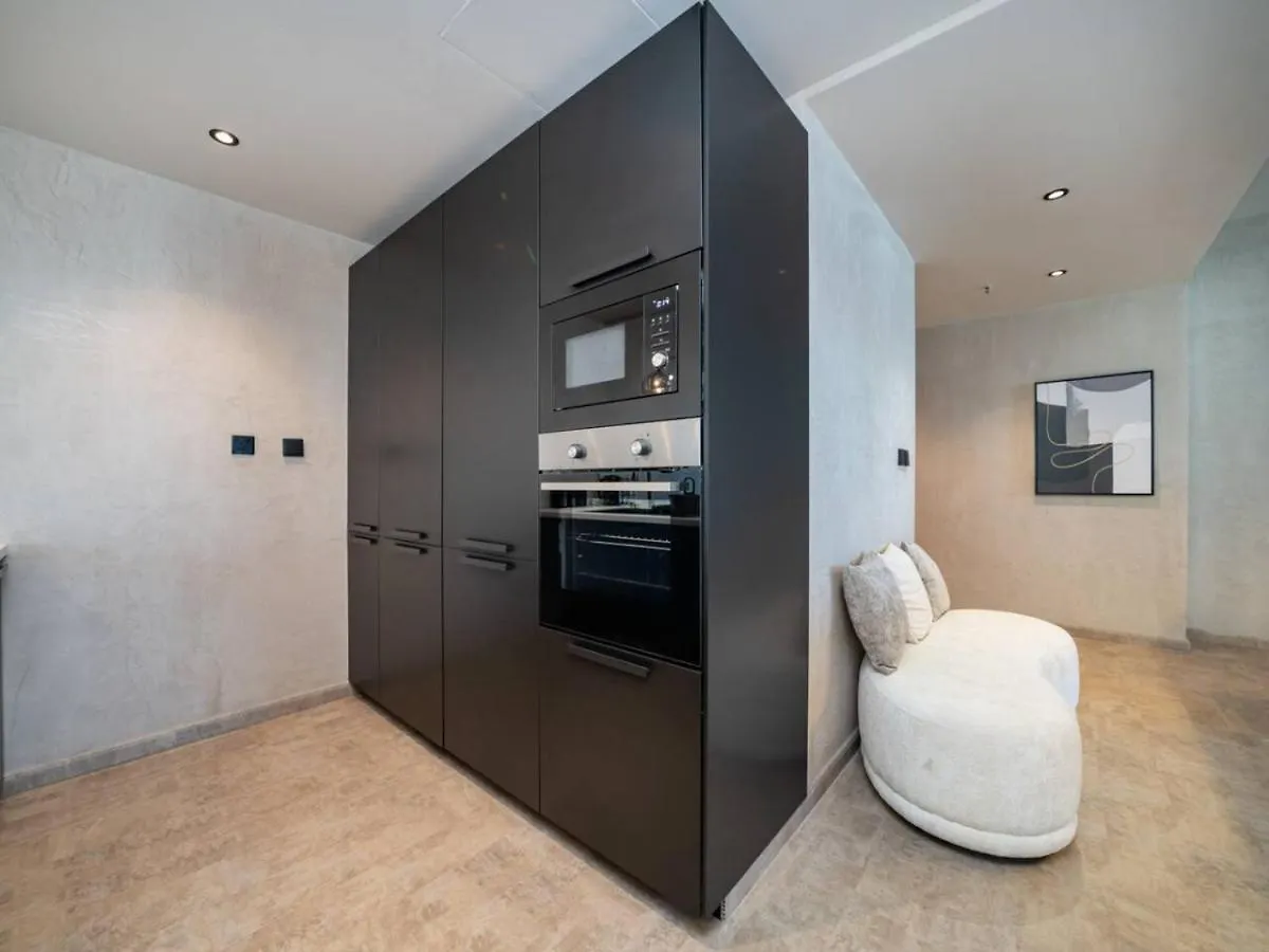Upgraded Stylish Living With Private Steam Room Dubai United Arab Emirates